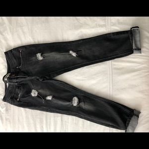 Dollhouse distressed roll up skinny Capri